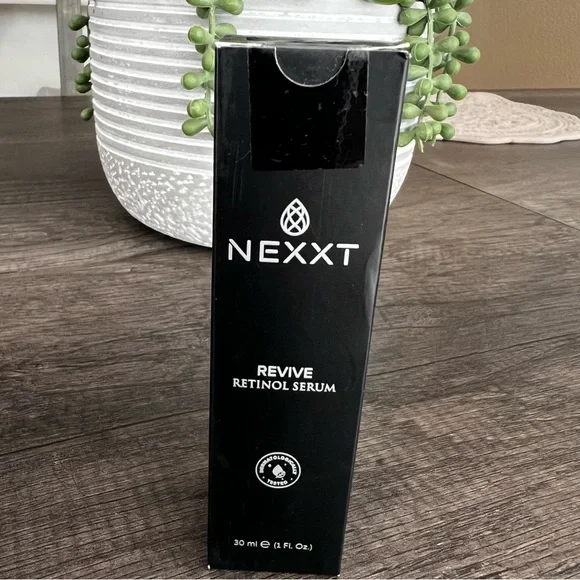 Nexxt Revive Retinol Serum 1 oz. Factory Sealed New In Box - Picture 3 of 9